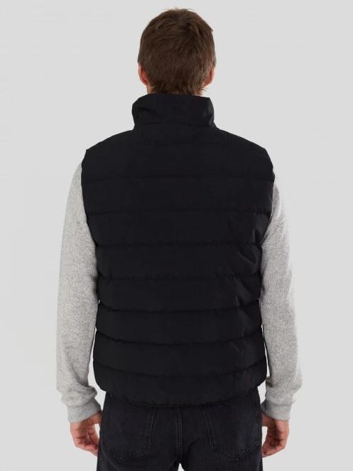 vesta pt. barbati Fundango Vance Padded Vest negru 3