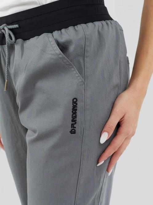 pantaloni de sport pt. femei Fundango Miura Climbing Pants oliv 5